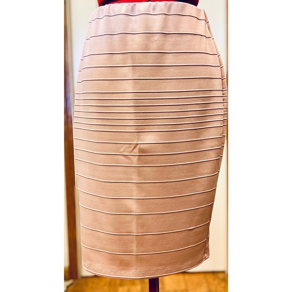 Olivia Blu blush pink stretch ribbed pencil skirt - size Lg